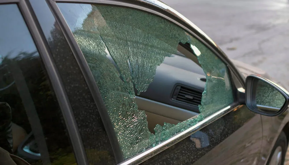 Broken-Side-Window-Of-Your-Car-5-Star-Auto-Glass-e1659013568212